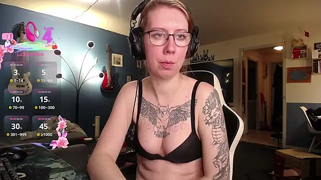 TattooedGirls online show from 12.05.25