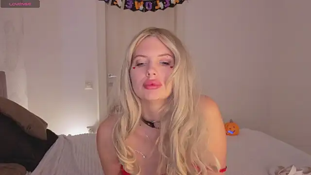 SweetCherryBlonde online show from 11.03.25