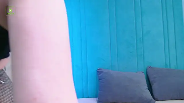 Snapshot of Sally_Katz chatting on 10.23.25 Sally Katz online show from 10.23.25