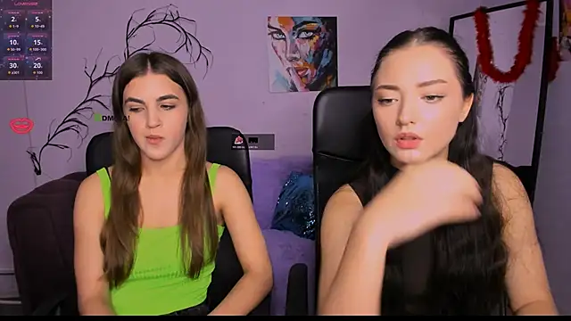 Snapshot of lina_fox12 chatting on 11.17.25 lina fox12 online show from 11.17.25