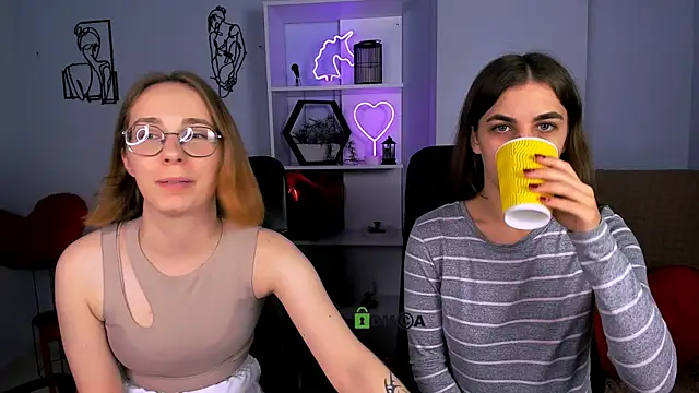 Snapshot of lina_fox12 chatting on 11.27.25 lina fox12 online show from 11.27.25