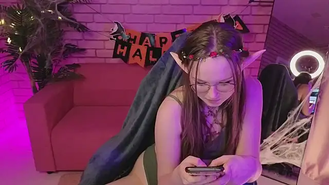 Snapshot of SirenaBlessing chatting on 10.27.25 SirenaBlessing online show from 10.27.25