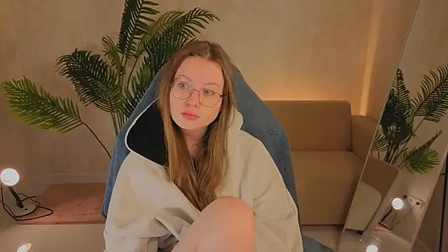 Snapshot of SirenaBlessing chatting on 11.13.25 SirenaBlessing online show from 11.13.25