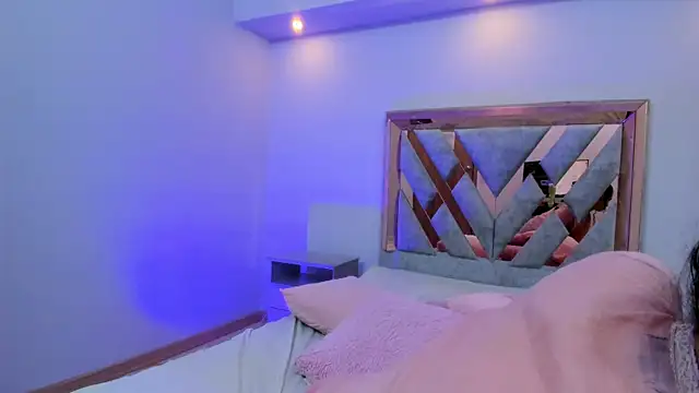 Annie roselle online show from 10.09.25