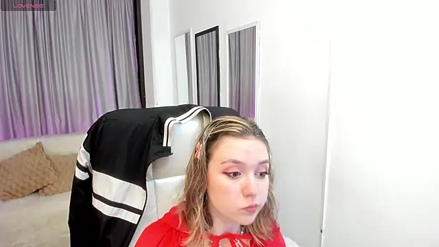 Lucia Copper online show from 11.01.25