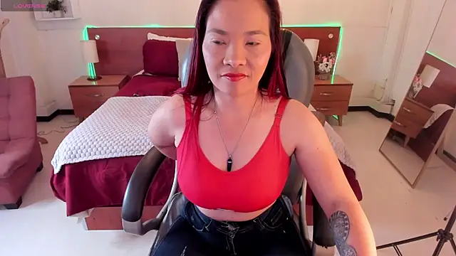 Snapshot of Mafe_Kailina chatting on 04.23.26 Mafe Kailina online show from 04.23.26