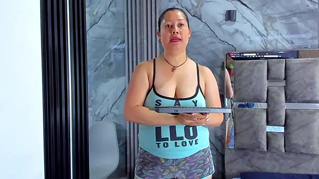 Marianasmitt online show from 10.12.25