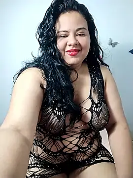 Snapshot of Tania_cruz_ chatting on 01.10.26 Tania cruz online show from 01.10.26