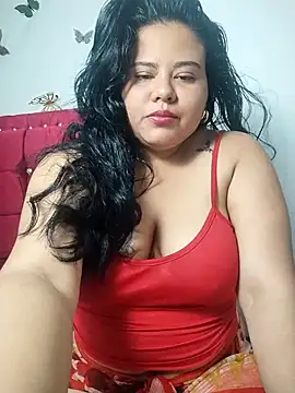Snapshot of Tania_cruz_ chatting on 02.01.26 Tania cruz online show from 02.01.26