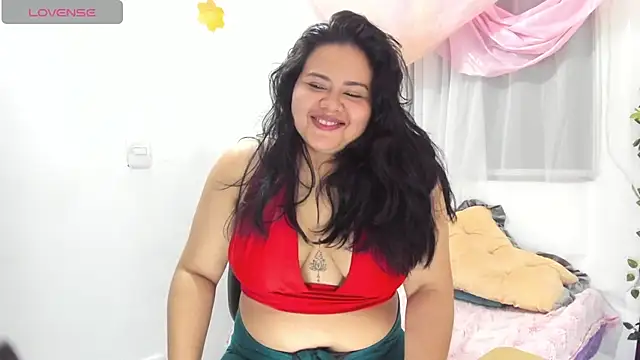 Snapshot of Tania_cruz_ chatting on 03.11.26 Tania cruz online show from 03.11.26