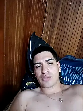 Snapshot of daniandr119 chatting on 11.13.25 daniandr119 online show from 11.13.25