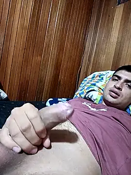 Snapshot of daniandr119 chatting on 02.17.26 daniandr119 online show from 02.17.26