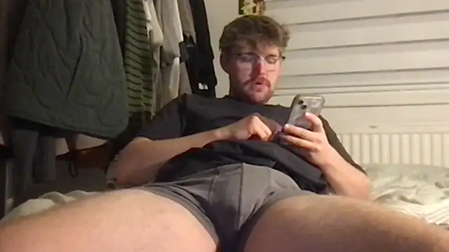 Angus80085 online show from 10.22.25