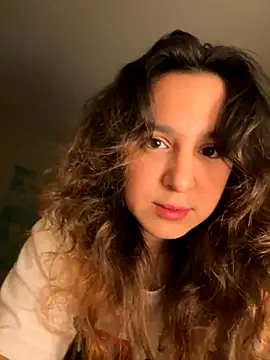 Snapshot of Luisaa_rosee chatting on 10.11.25 Luisaa rosee online show from 10.11.25