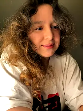 Snapshot of Luisaa_rosee chatting on 10.30.25 Luisaa rosee online show from 10.30.25