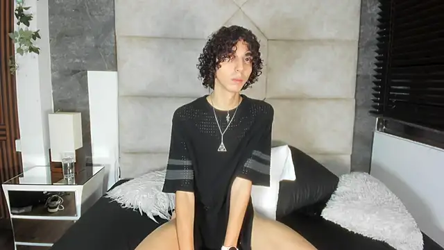 Scaarlett 22  online show from 01.11.26