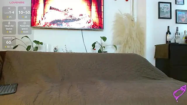 Snapshot of mathewv_ chatting on 11.13.25 mathewv online show from 11.13.25