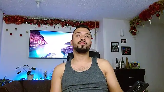 Snapshot of mathewv_ chatting on 11.13.25 mathewv online show from 11.13.25