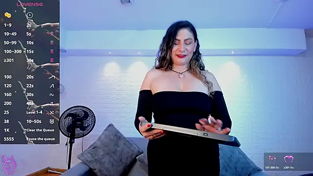 VenusCooper online show from 03.04.26