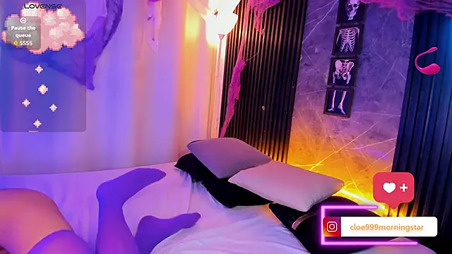 Snapshot of cloemorningstar chatting on 10.22.25 cloemorningstar online show from 10.22.25