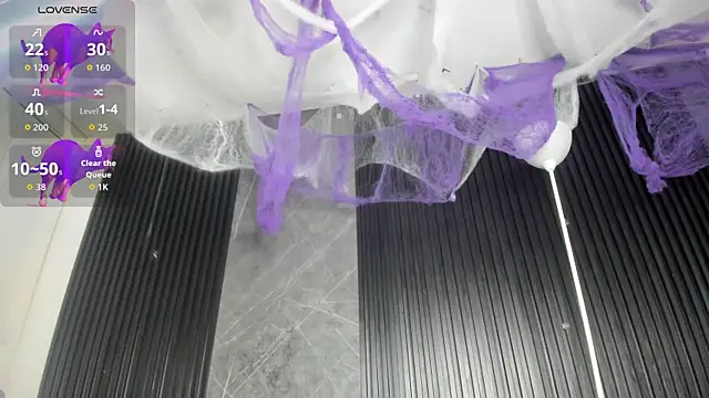 Snapshot of cloemorningstar chatting on 10.31.25 cloemorningstar online show from 10.31.25