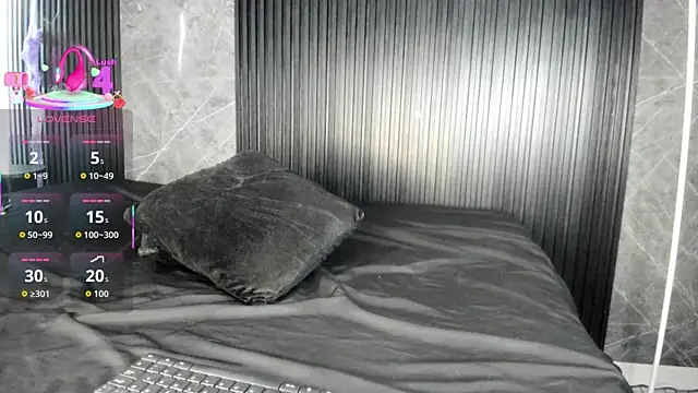 Snapshot of cloemorningstar chatting on 11.02.25 cloemorningstar online show from 11.02.25