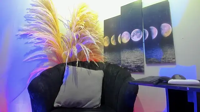 Snapshot of cloemorningstar chatting on 11.09.25 cloemorningstar online show from 11.09.25