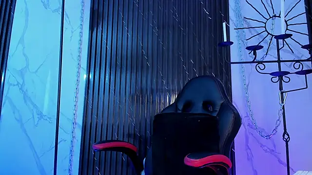 Snapshot of cloemorningstar chatting on 11.29.25 cloemorningstar online show from 11.29.25