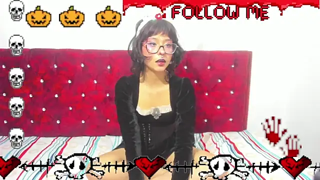 Lia Carter  online show from 10.05.25