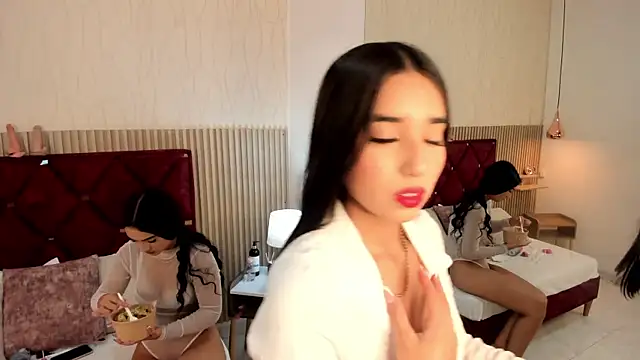 Bella Miah online show from 11.24.25