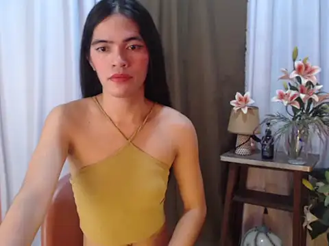 Snapshot of sweet_yummy69 chatting on 11.24.25 sweet yummy69 online show from 11.24.25