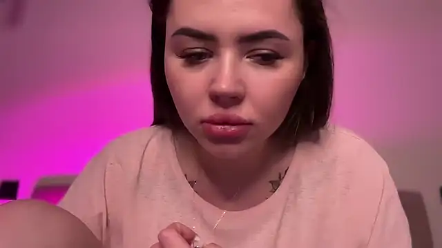 Snapshot of AlmaryKim chatting on 11.28.25 AlmaryKim online show from 11.28.25