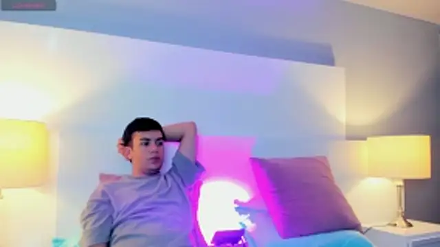 Snapshot of Dylan_Katte chatting on 03.12.26 Dylan Katte online show from 03.12.26