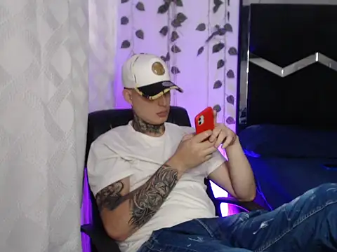 Snapshot of monster_Dickdr chatting on 10.08.25 monster Dickdr online show from 10.08.25