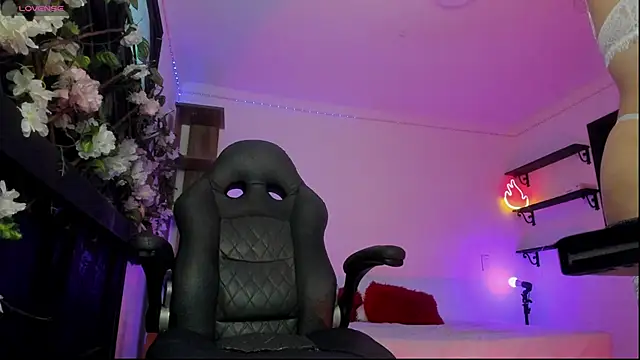 Snapshot of Kora_Red69 chatting on 11.14.25 Kora Red69 online show from 11.14.25