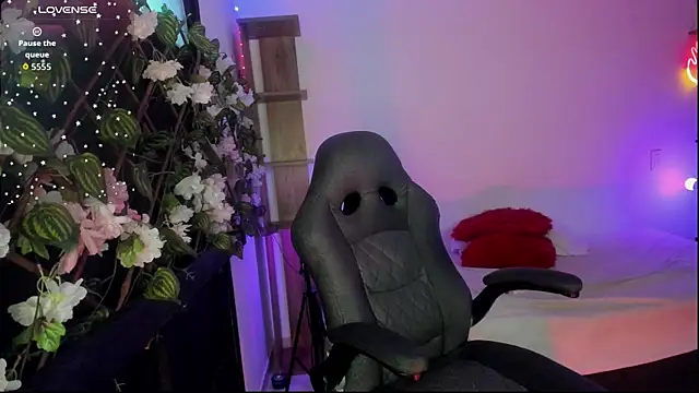 Snapshot of Kora_Red69 chatting on 11.23.25 Kora Red69 online show from 11.23.25