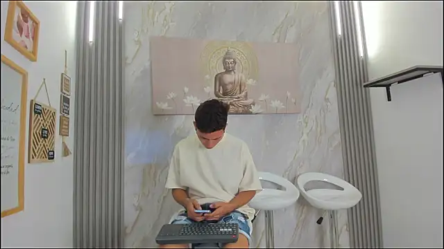 VERY HOT GUYS online show from 12.22.25