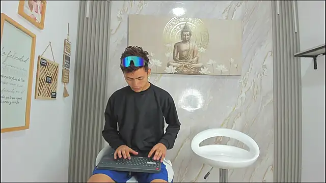 VERY HOT GUYS online show from 01.10.26