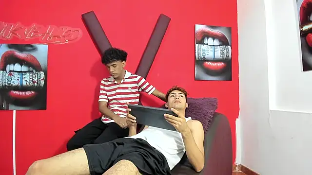 VERY HOT GUYS online show from 04.14.26