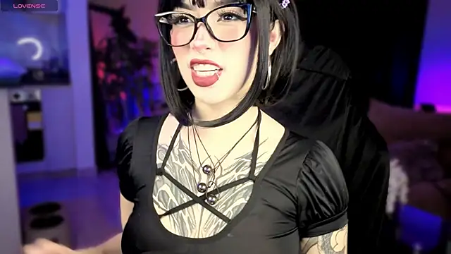 VanessaBlackrose online show from 05.18.26