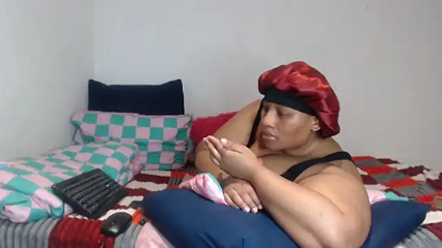 Snapshot of PIXIEBITCHXXX26 chatting on 12.13.25 PIXIEBITCHXXX26 online show from 12.13.25