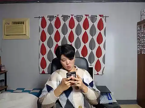 lady fingertips online show from 09.30.25