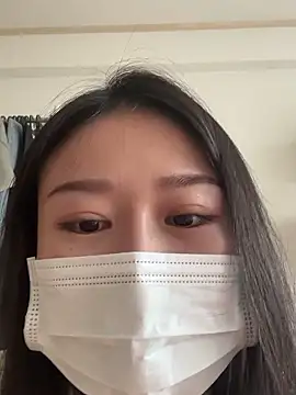 Snapshot of mia2_jp chatting on 10.04.25 mia2 jp online show from 10.04.25