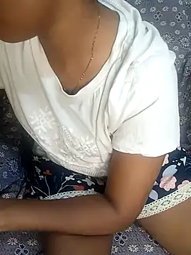 Snapshot of tamil_thaara03 chatting on 10.08.25 tamil thaara03 online show from 10.08.25