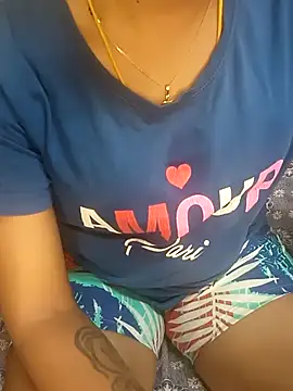 Snapshot of tamil_thaara03 chatting on 10.24.25 tamil thaara03 online show from 10.24.25