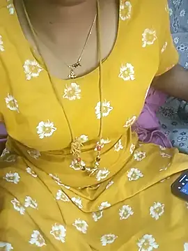 Snapshot of tamil_thaara03 chatting on 11.21.25 tamil thaara03 online show from 11.21.25