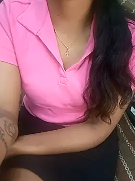 Snapshot of tamil_thaara03 chatting on 12.14.25 tamil thaara03 online show from 12.14.25