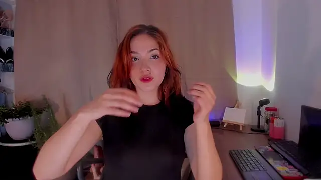 Snapshot of AmaruBloom chatting on 11.26.25 AmaruBloom online show from 11.26.25