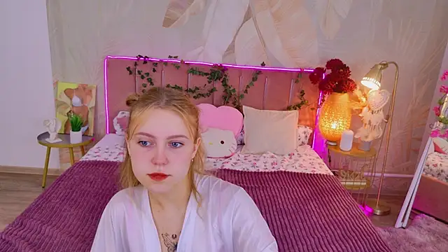 Stellahaart online show from 10.07.25