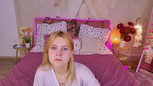 Stellahaart online show from 10.08.25